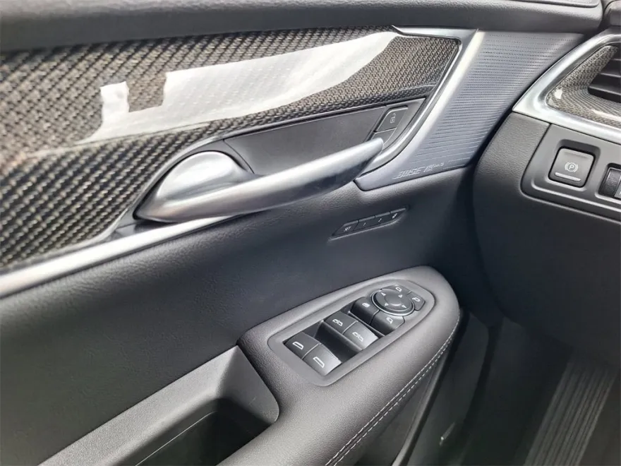 2025 Cadillac XT5 Sport photo 17