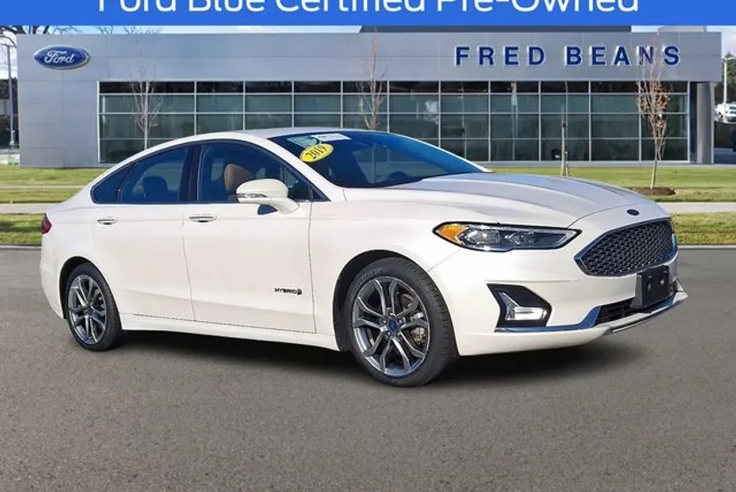 2019 Ford Fusion Hybrid Titanium photo 1