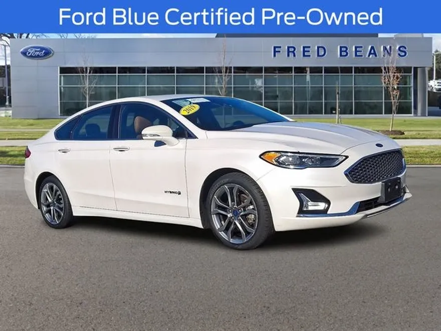 2019 Ford Fusion Hybrid Titanium photo 1