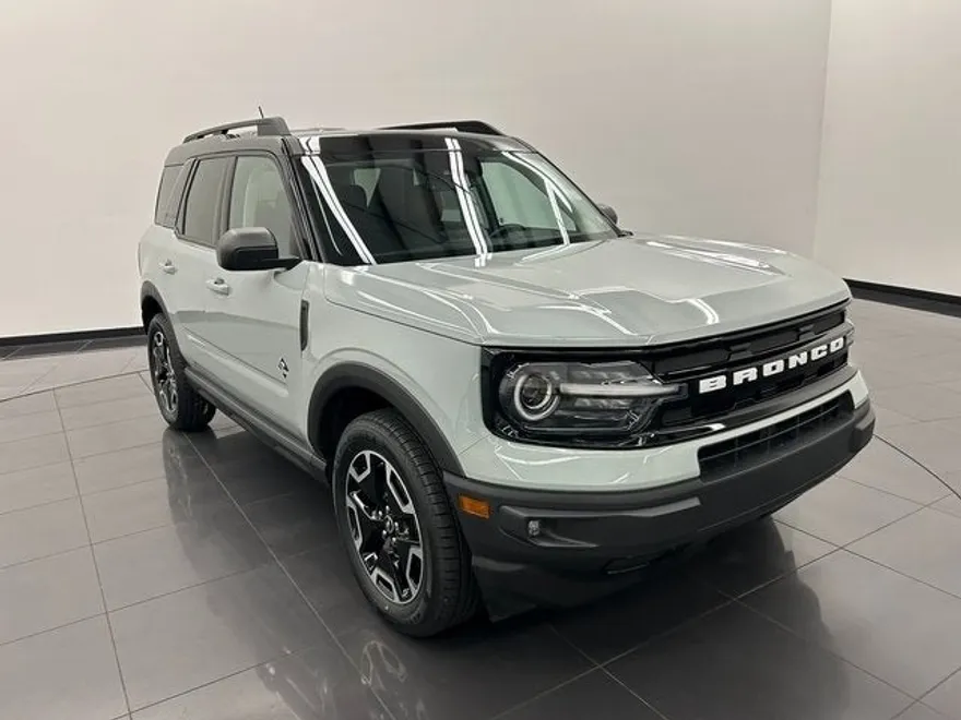 2021 Ford Bronco Sport Outer Banks photo 1