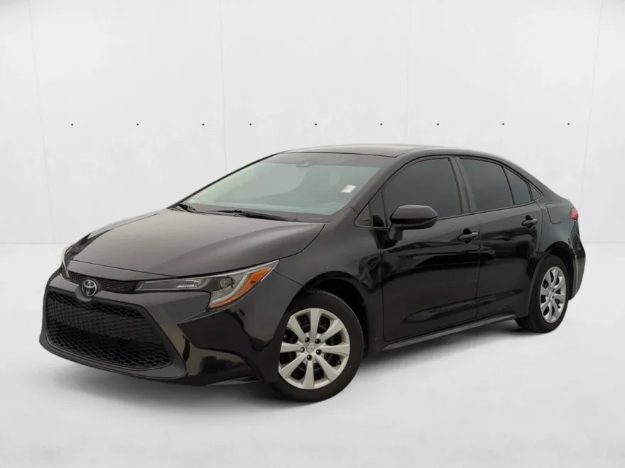 2022 Toyota Corolla LE photo 1
