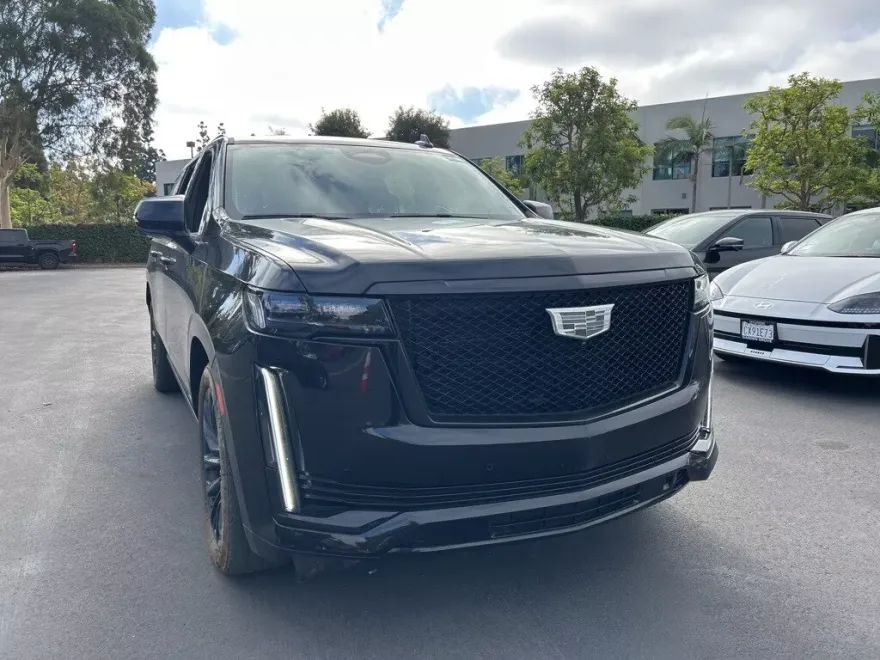 2023 Cadillac Escalade ESV Sport Platinum photo 1