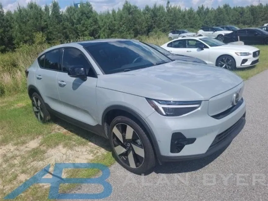 2024 Volvo C40 Recharge Ultimate photo 1