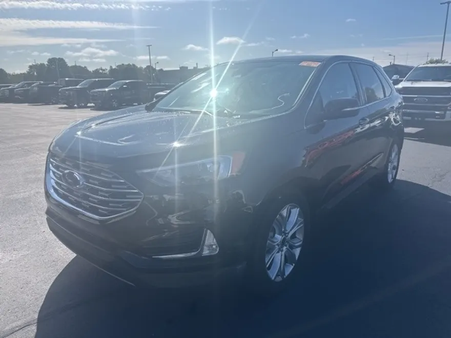 2024 Ford Edge Titanium photo 1