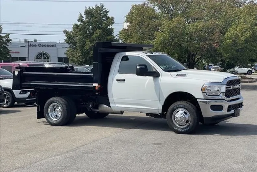 2024 Ram 3500 Tradesman photo 1