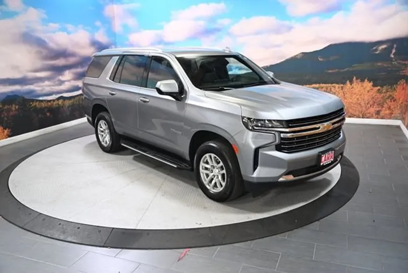 2023 Chevrolet Tahoe LT photo 1