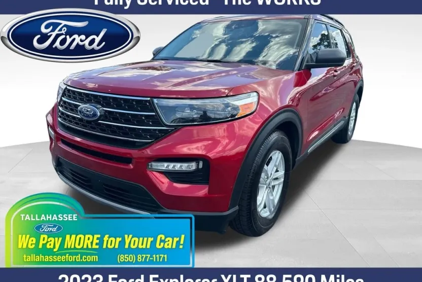 2023 Ford Explorer XLT photo 1