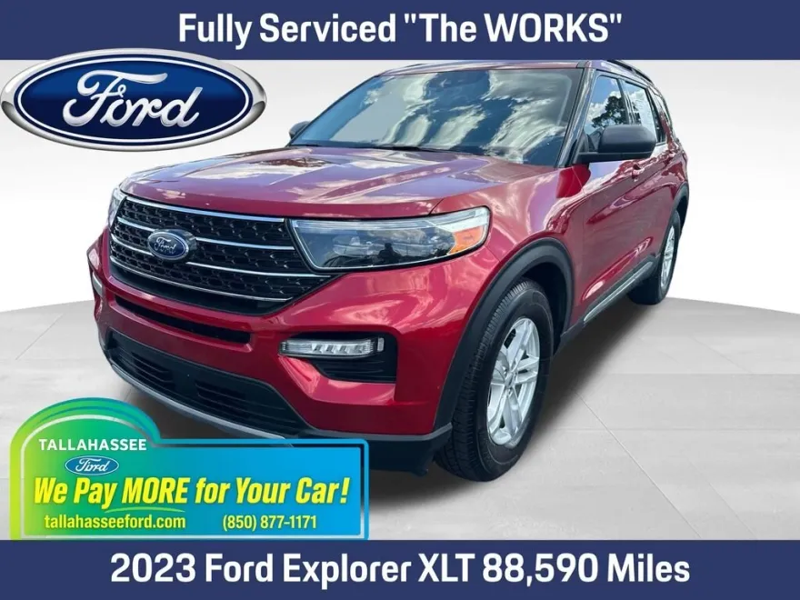 2023 Ford Explorer XLT photo 1