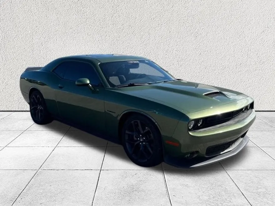 2022 Dodge Challenger R/T photo 1