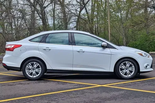 2012 Ford Focus SEL photo 3