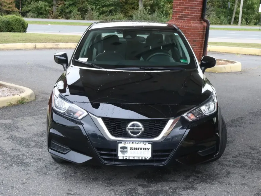 2022 Nissan Versa 1.6 SV photo 1