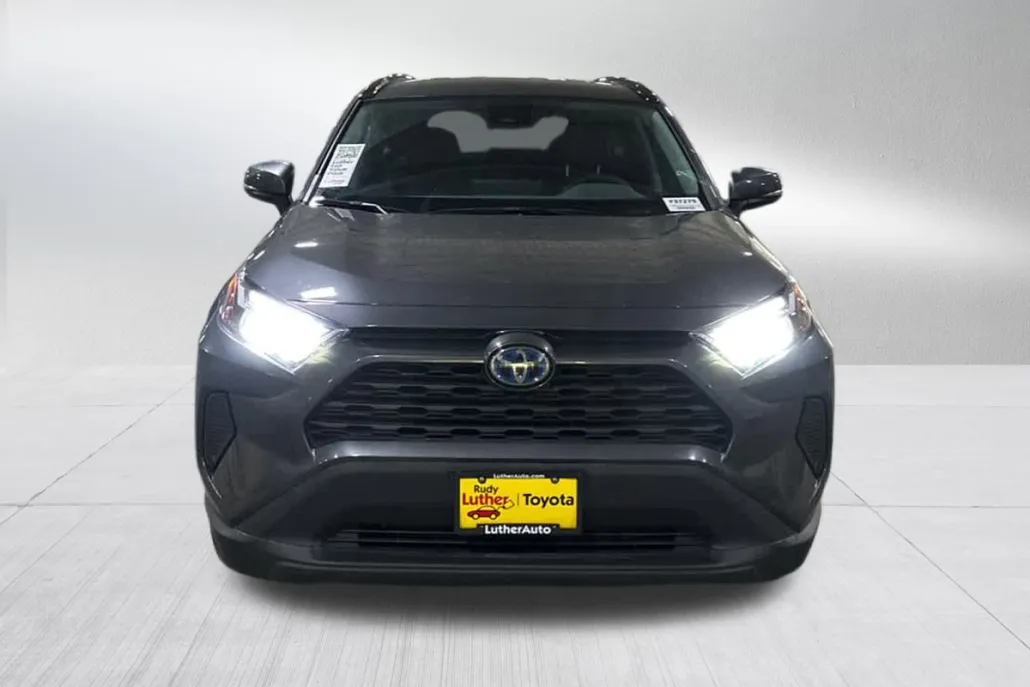 2024 Toyota RAV4 Hybrid LE photo 1