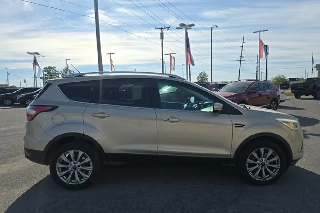 2017 Ford Escape Titanium photo 1