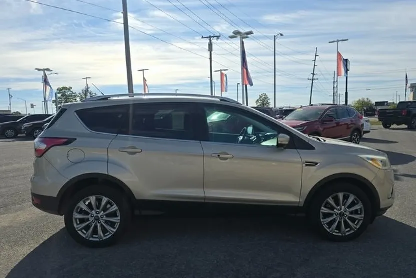 2017 Ford Escape Titanium photo 1