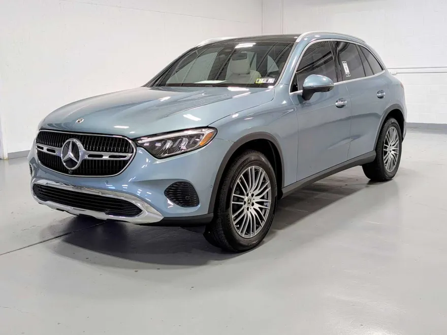 2025 Mercedes Benz GLC 300 4MATIC photo 1