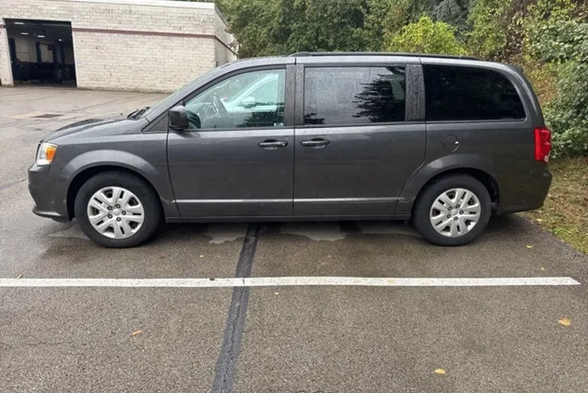 2018 Dodge Grand Caravan SE photo 1