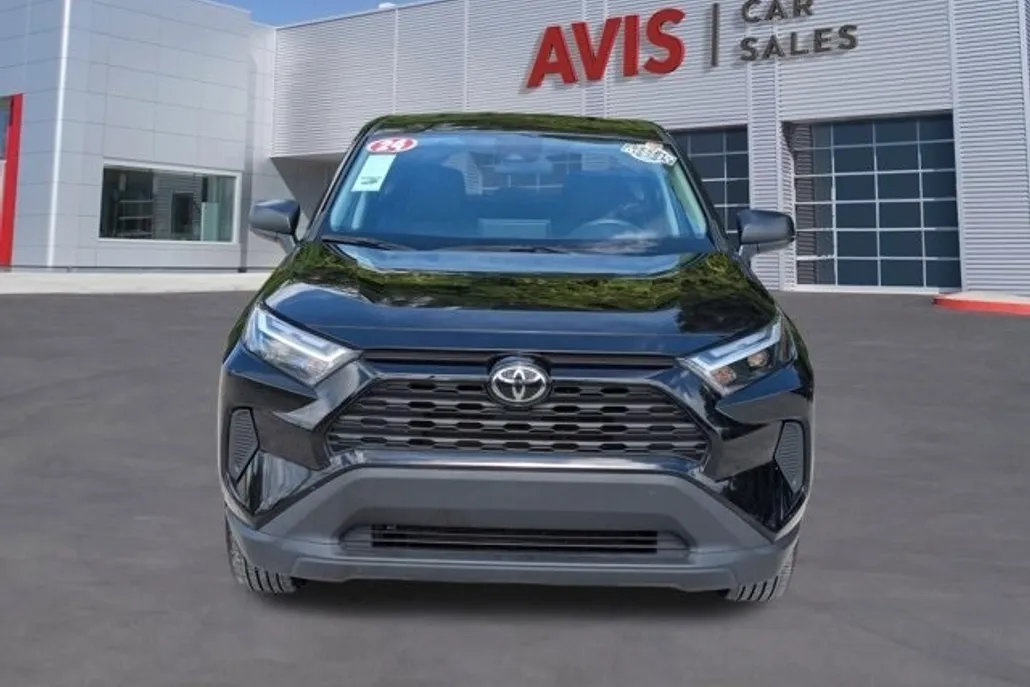2024 Toyota RAV4 LE photo 1