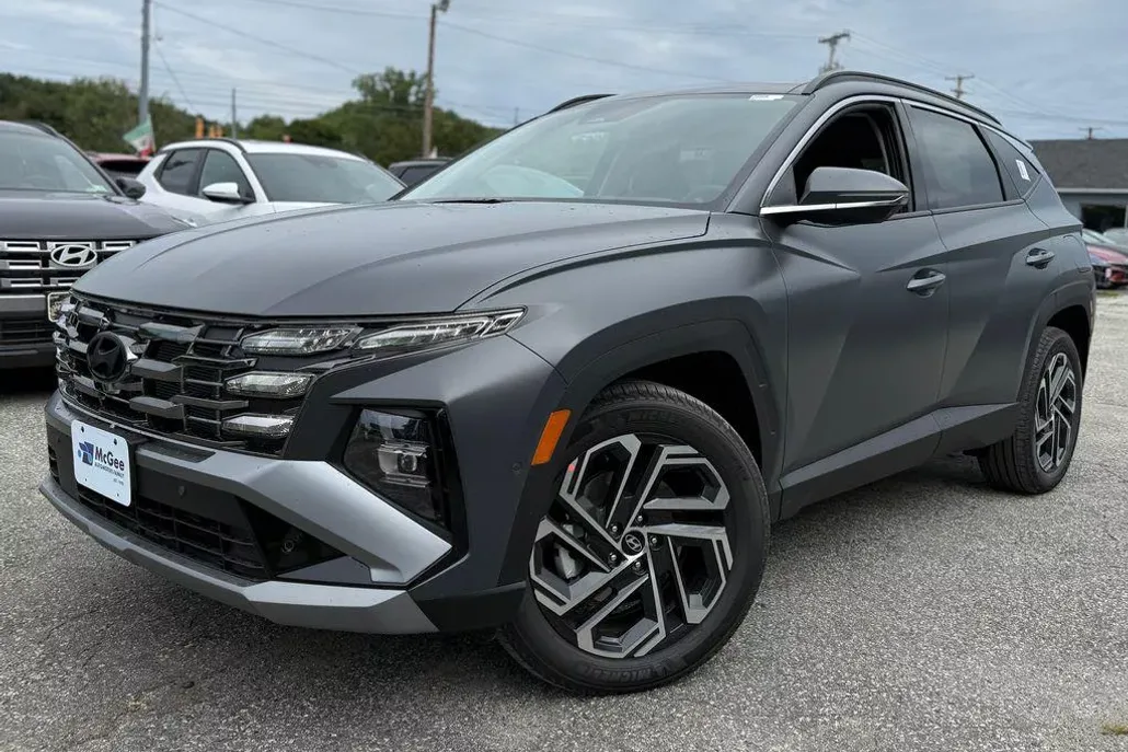 2025 Hyundai Tucson Limited photo 1