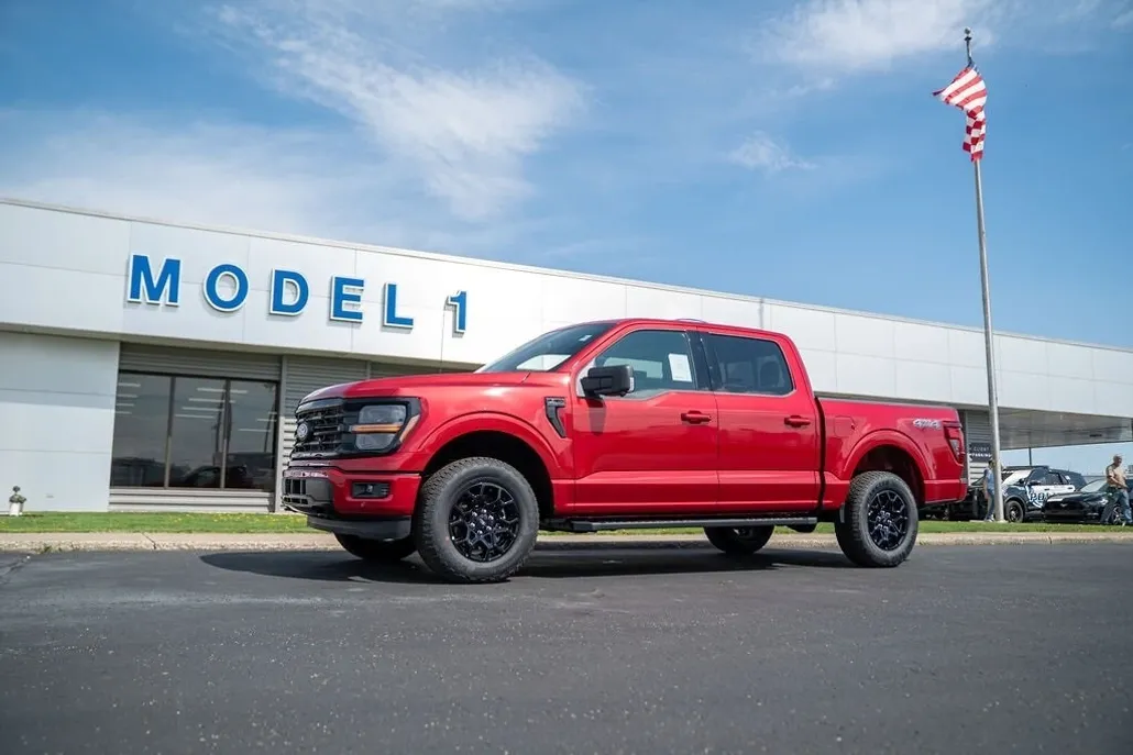 2025 Ford F-150 XLT photo 1