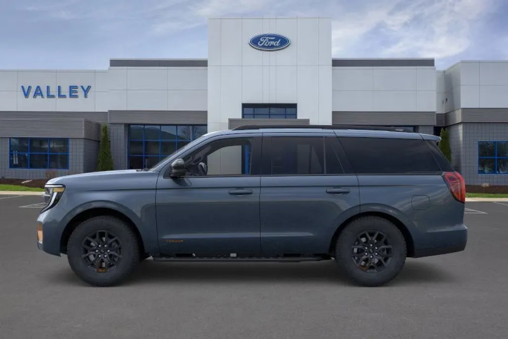 2025 Ford Expedition photo 1