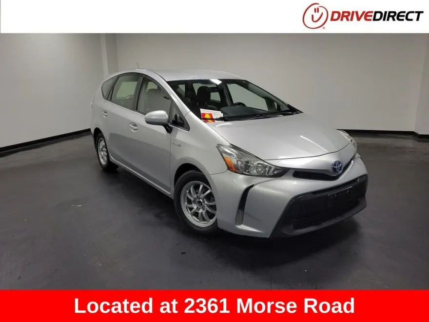 2017 Toyota Prius V Three photo 1