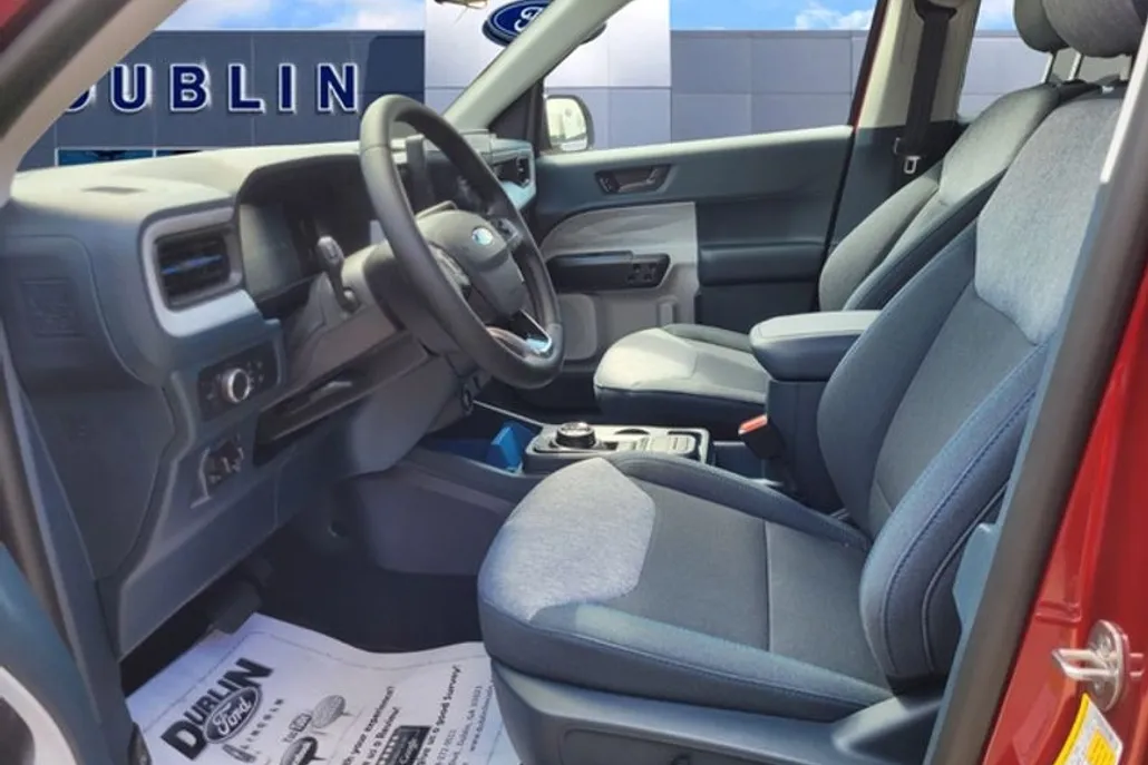 2025 Ford Maverick XLT photo 1