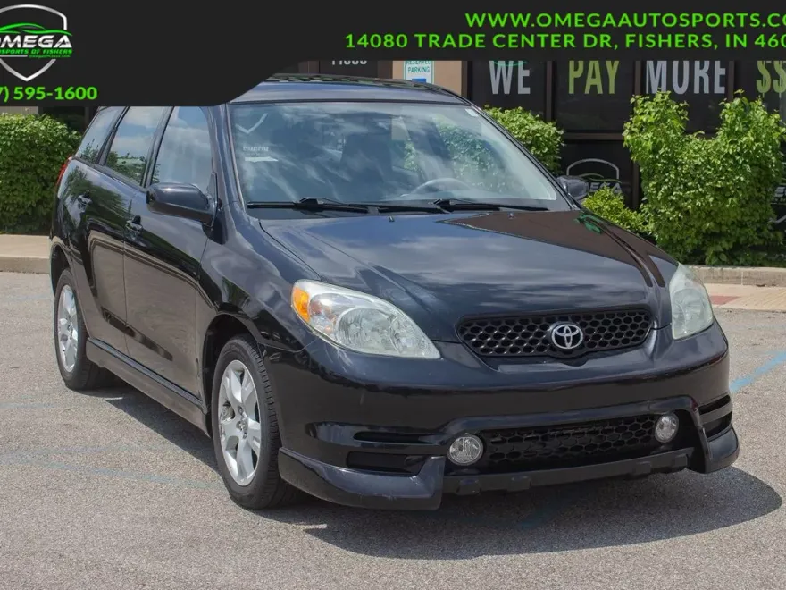 2013 Toyota Prius Three photo 1