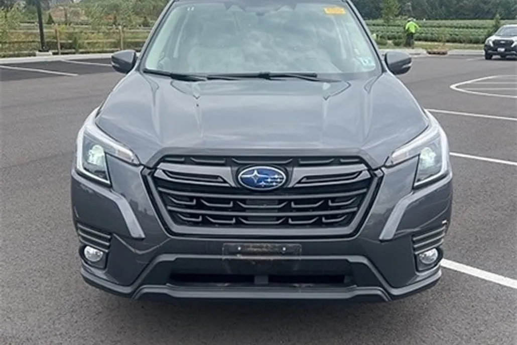 2022 Subaru Forester Limited photo 1