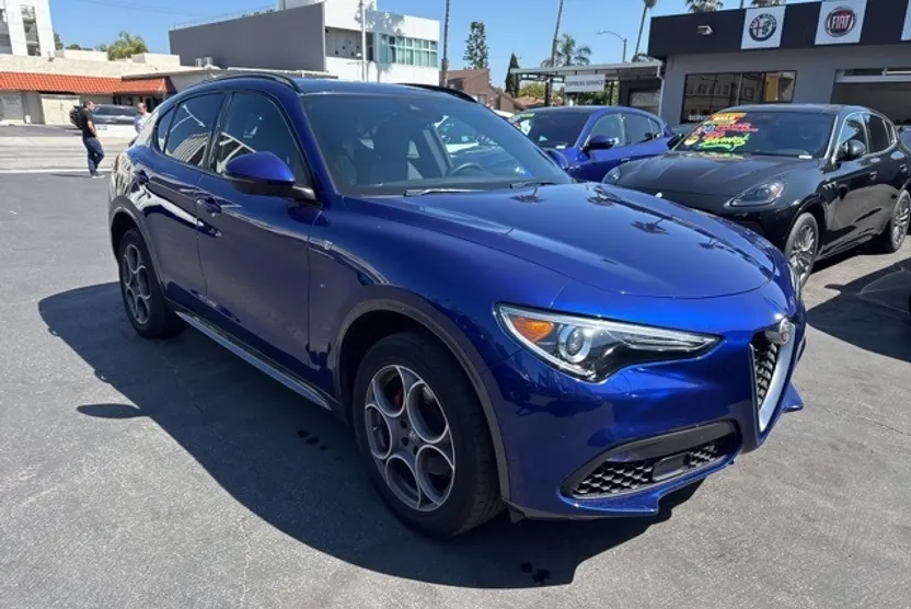 2022 Alfa Romeo Stelvio Ti photo 1