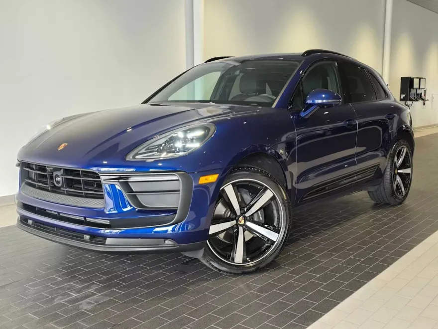 2024 Porsche Macan Base photo 1