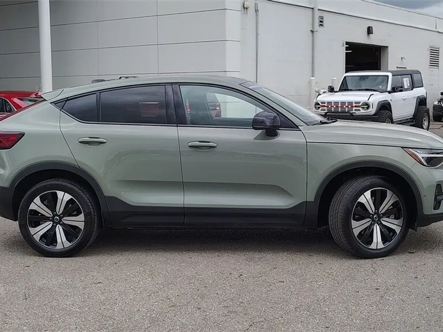 2023 Volvo C40 Recharge Plus photo 1
