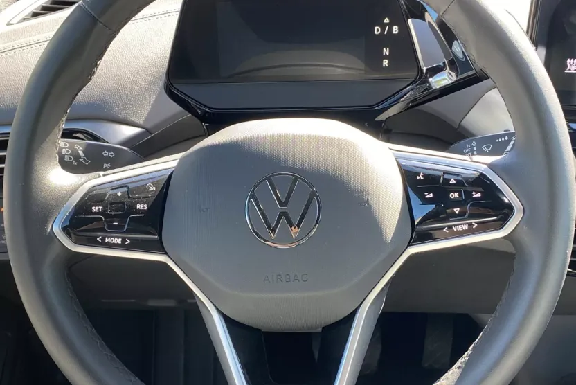 2023 Volkswagen ID.4 Pro photo 1