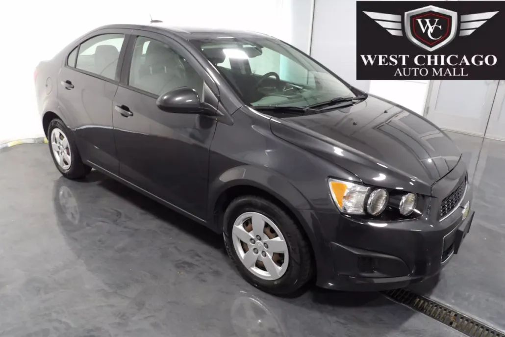 2016 Chevrolet Sonic LS photo 1