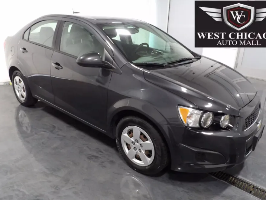 2016 Chevrolet Sonic LS photo 1