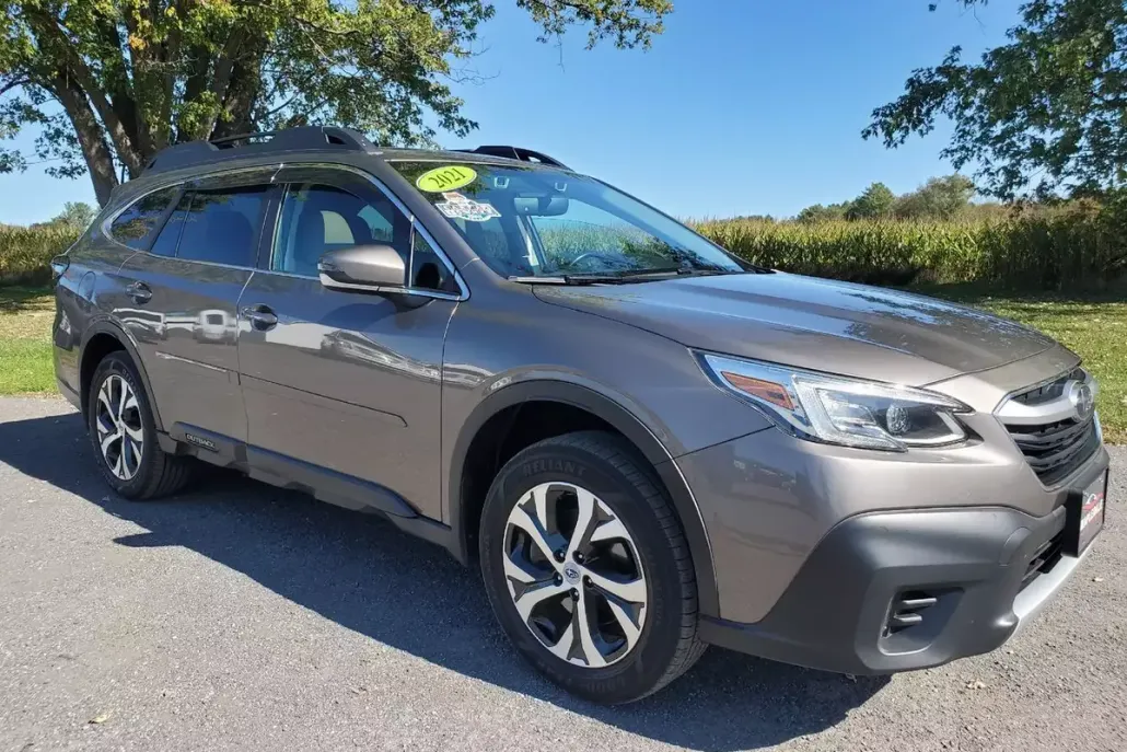 2021 Subaru Outback Limited photo 1
