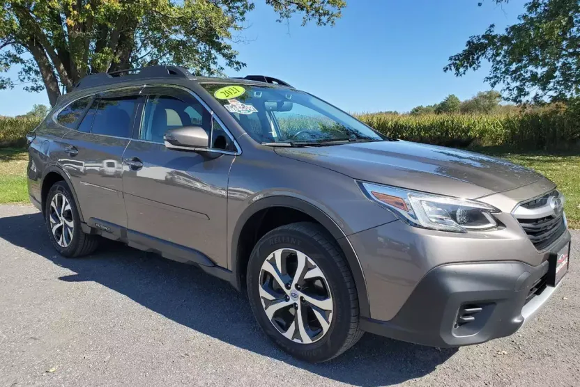 2021 Subaru Outback Limited photo 1