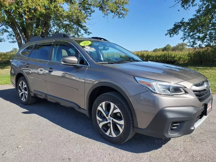 2021 Subaru Outback Limited photo 1