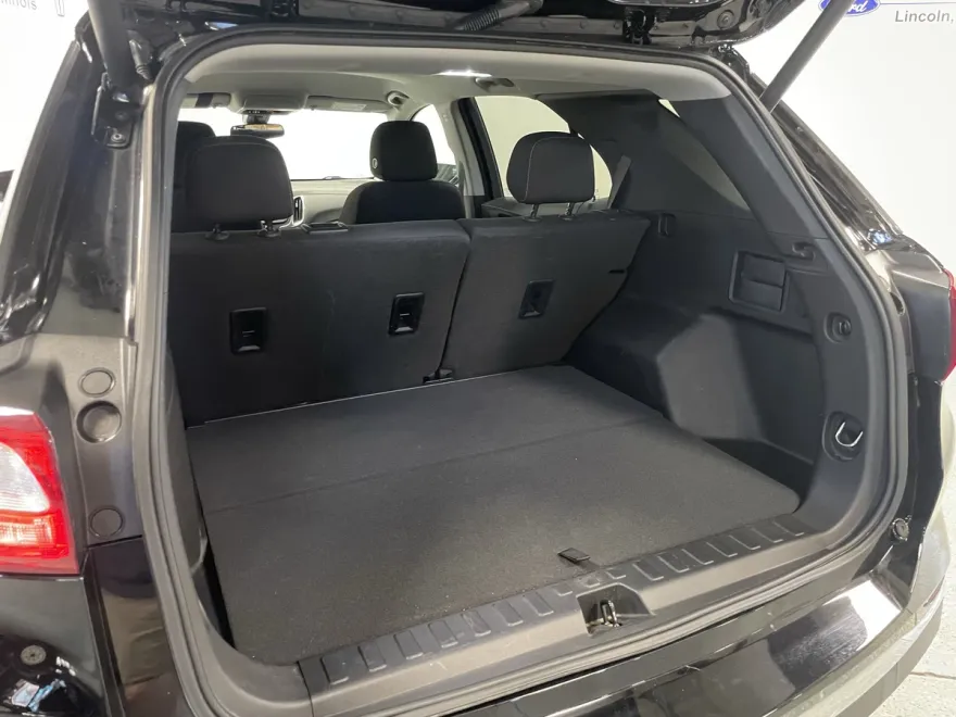 2021 Chevrolet Equinox LT photo 1