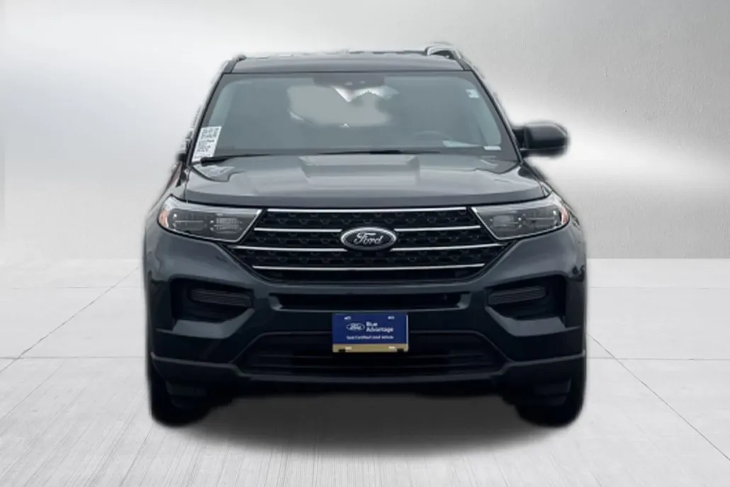 2023 Ford Explorer XLT photo 1