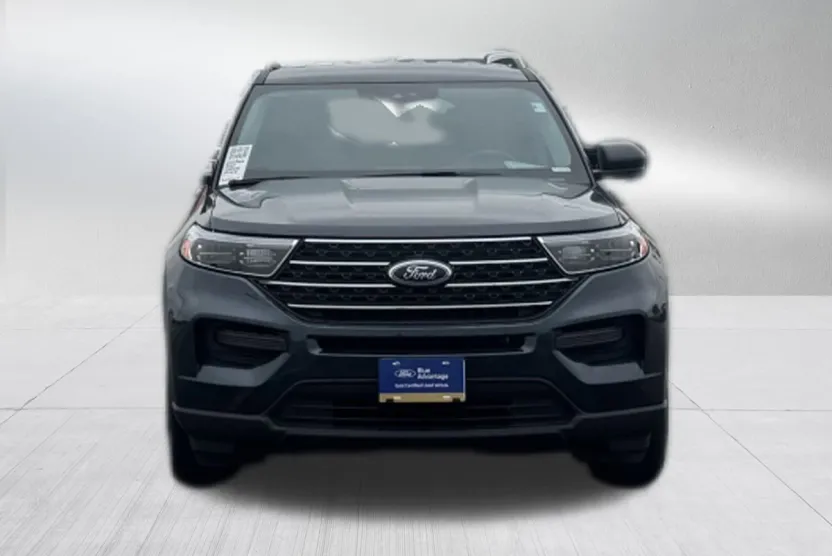 2023 Ford Explorer XLT photo 1
