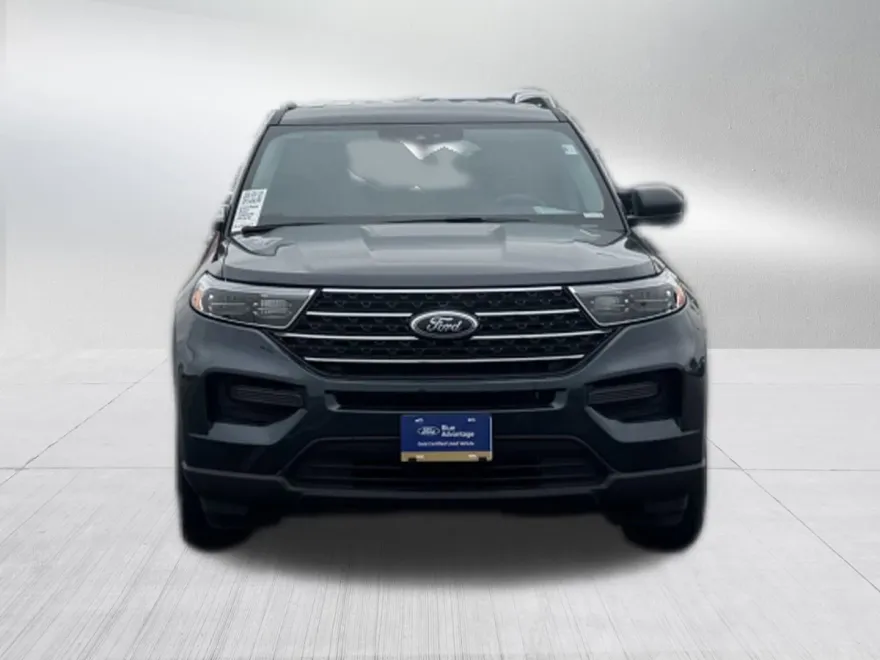 2023 Ford Explorer XLT photo 1