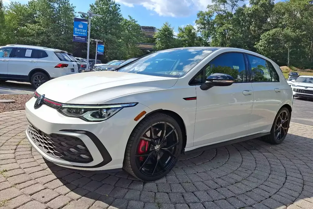 2024 Volkswagen Golf GTI 380 S photo 1
