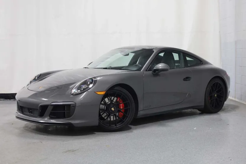 2019 Porsche 911 GTS photo 1