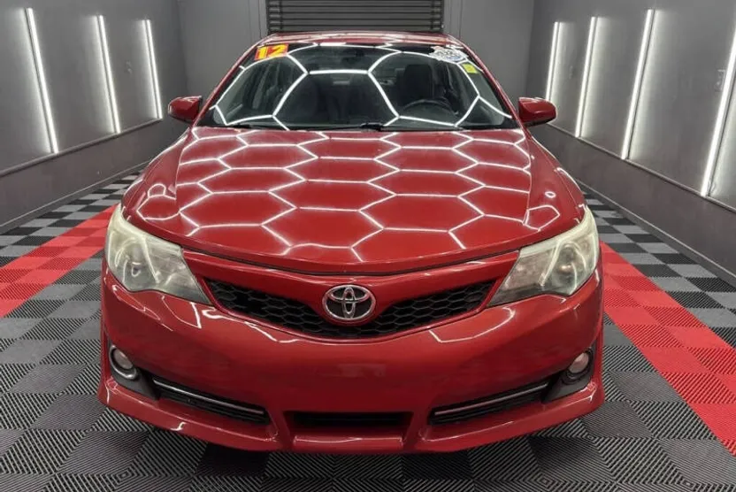 2012 Toyota Camry photo 1
