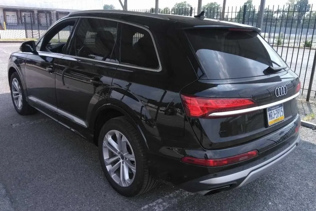 2025 Audi Q7 55 Premium Plus photo 1