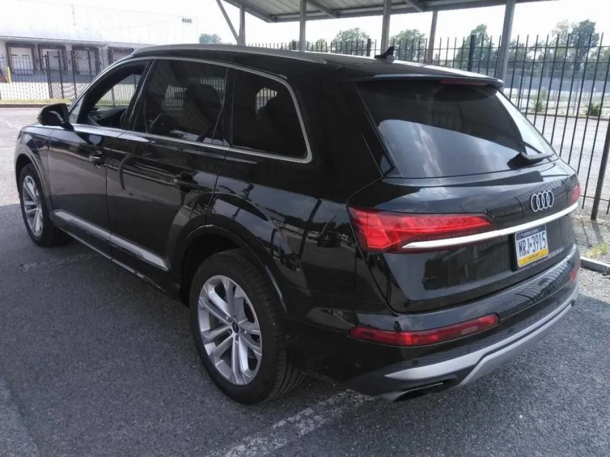 2025 Audi Q7 55 Premium Plus photo 1