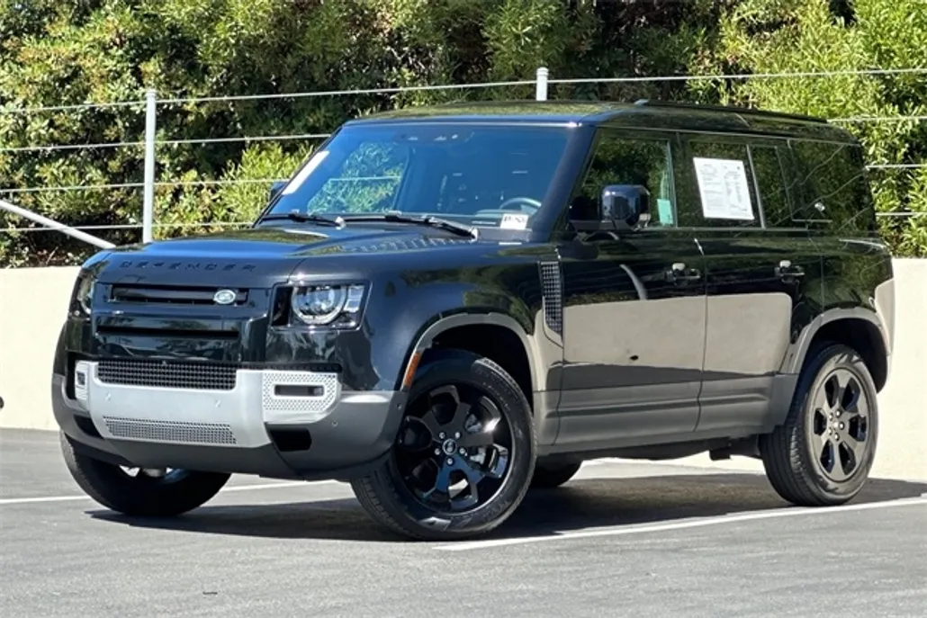 2024 Land Rover Defender 110 S photo 1