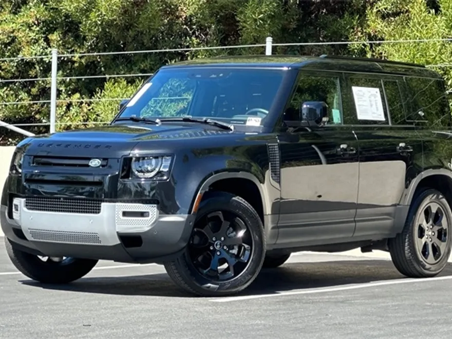 2024 Land Rover Defender 110 S photo 1