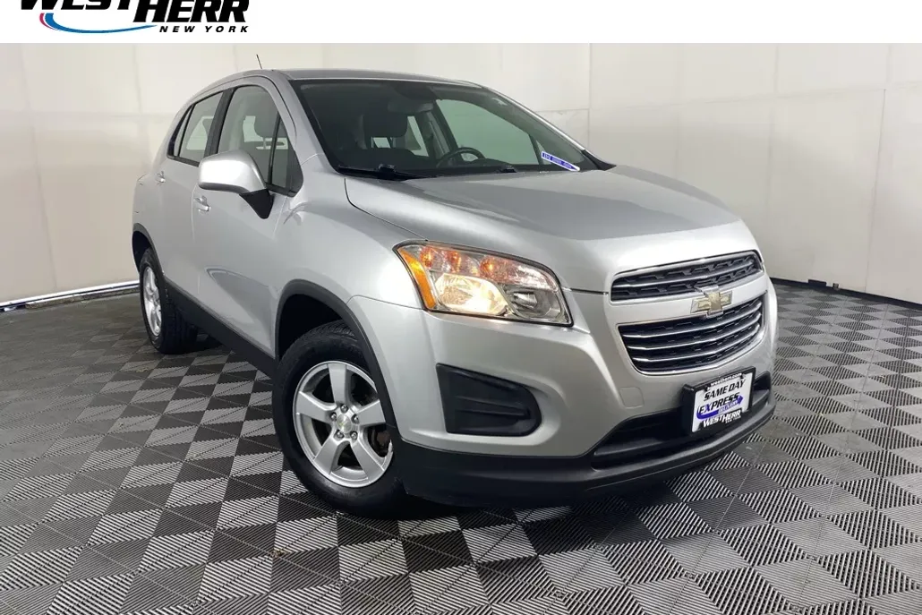 2016 Chevrolet Trax LS photo 1