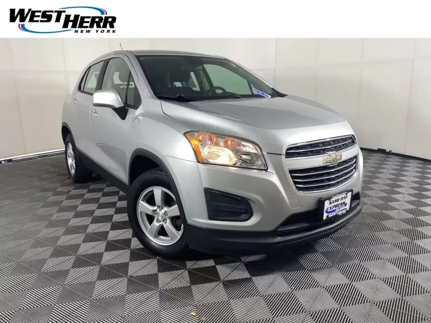 2016 Chevrolet Trax LS photo 1